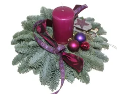 Adventsgesteck Nobilis inkl. Kerze Ø 32 cm Brombeere