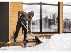 Fiskars Schneeräumer X-series