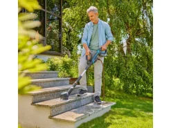 Gardena Akku-Multi-Reiniger AquaBrush Patio 03/18V P4A Solo