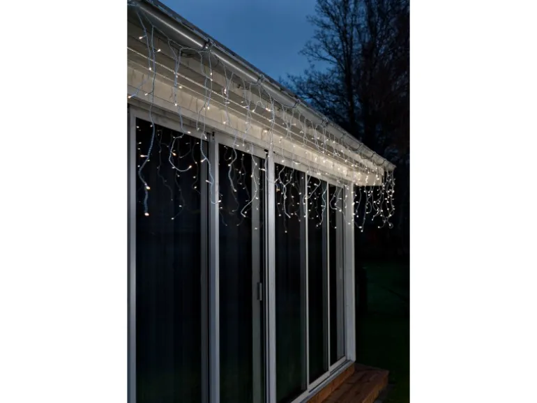 Konstsmide LED-Batterie-Eisregen-Lichtervorhang 240 LED Warmweiß