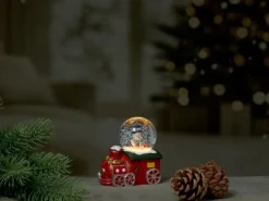 LED-Schneekugel Weihnachten Polyresin 4-fach sortiert